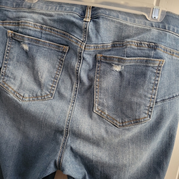 Torrid Bombshell Distressed Jegging - Picture 2 of 5